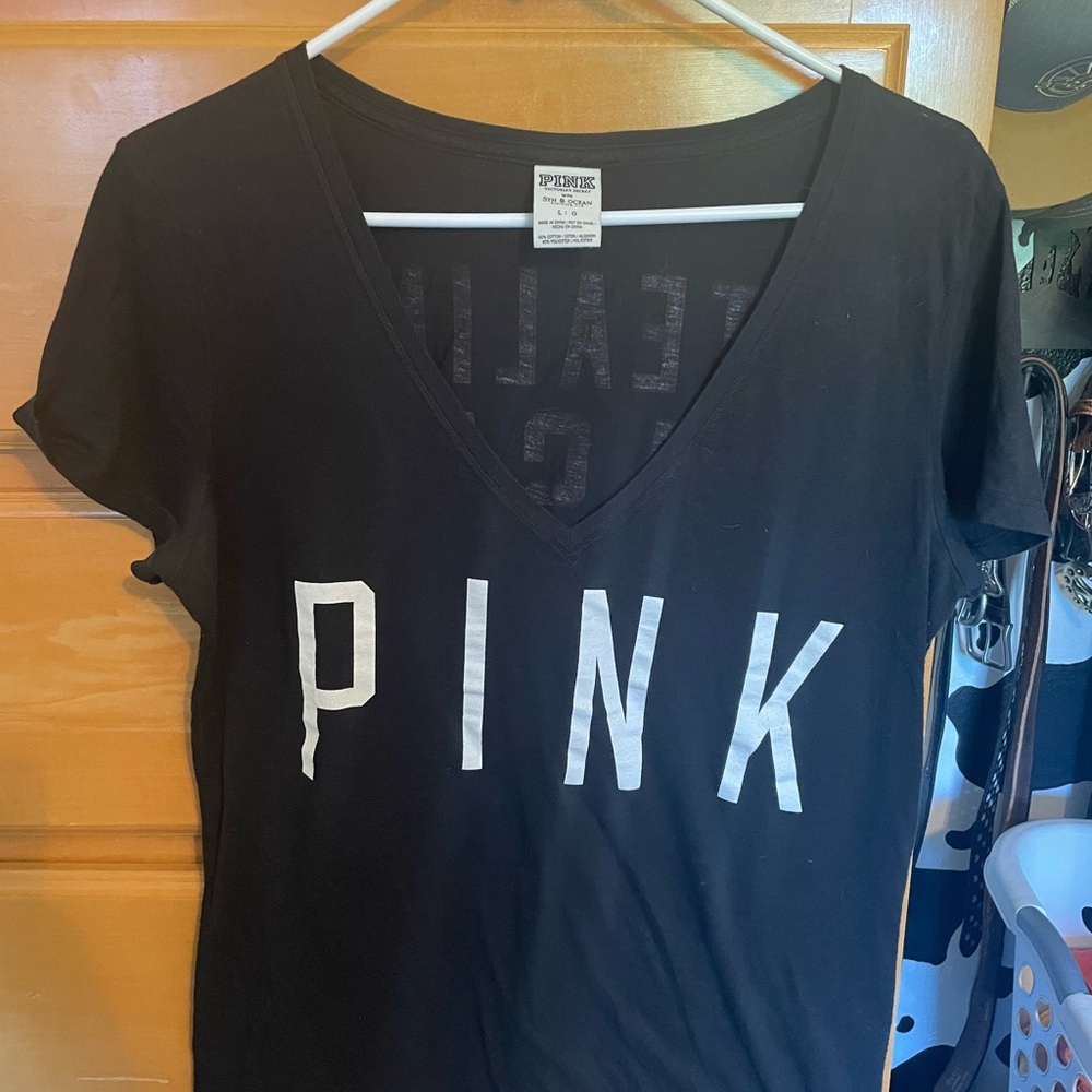 SF Giants PINK Victoria's Secret V-Neck Tee